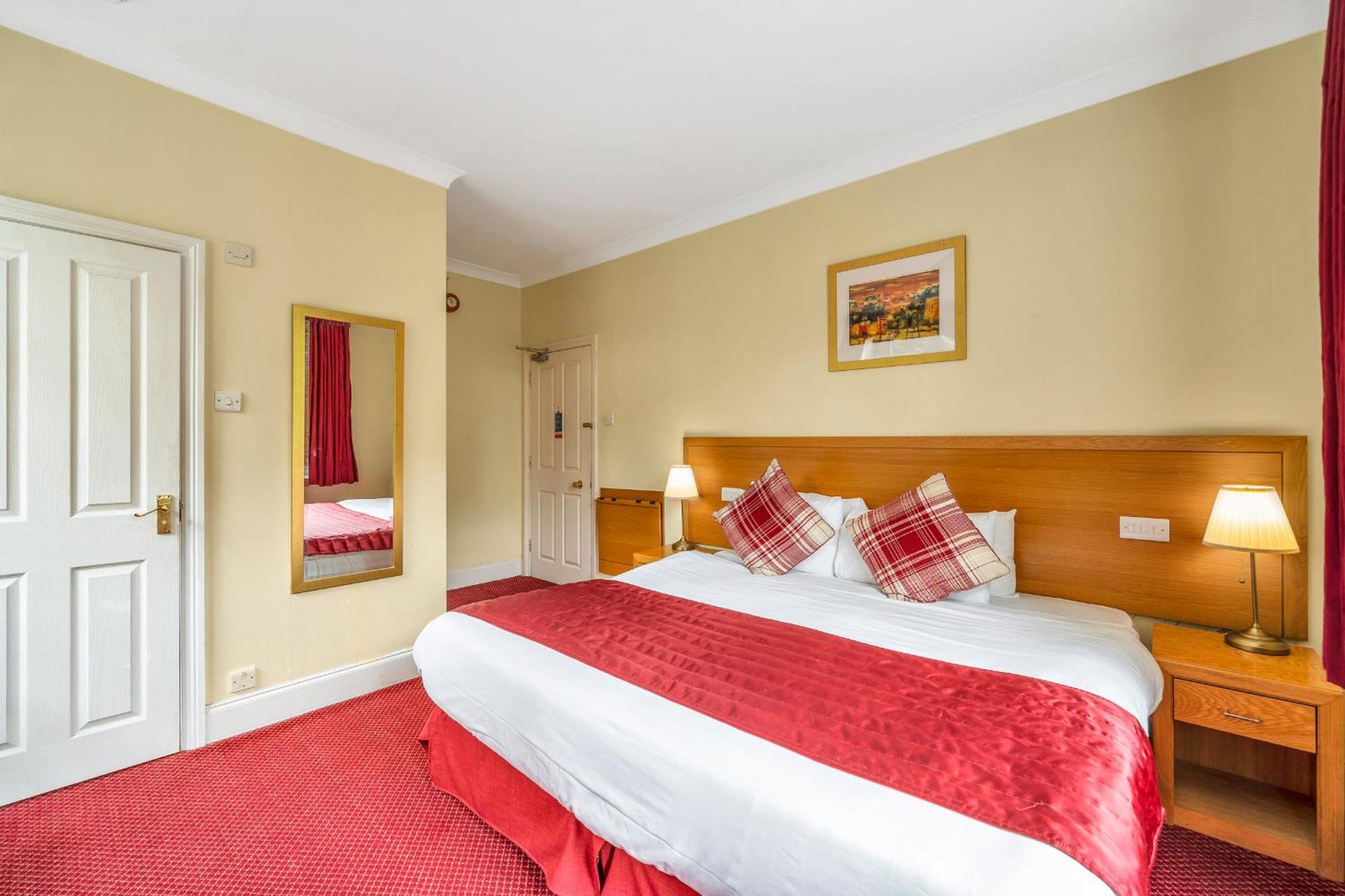 Dial House Hotel Crowthorne Exterior photo