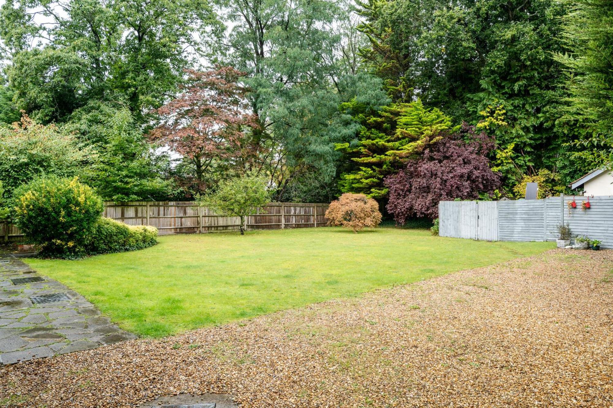 Dial House Hotel Crowthorne Exterior photo